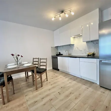 Nowy Vip Sea Gardens Przystan Letnica Morze Apartman *