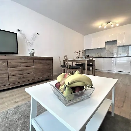 Nowy Vip Sea Gardens Przystan Letnica Morze * גדנסק